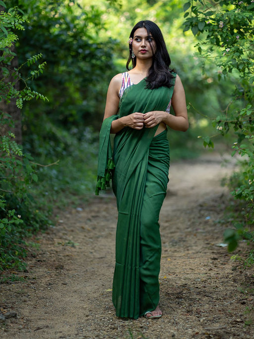 Embrace the Elegance of our Premium Green Handloom Cotton Saree